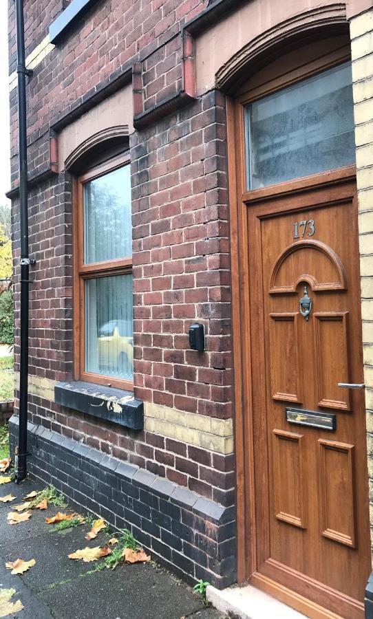 Central Wigan Welcoming Townhouse Sleeps Up To 6 外观 照片